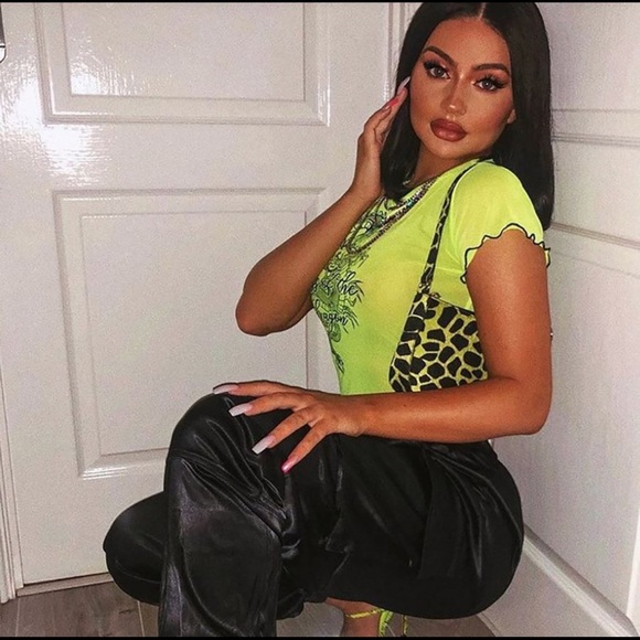 ⭐️Crop Top⭐️ - Picture 1 of 5